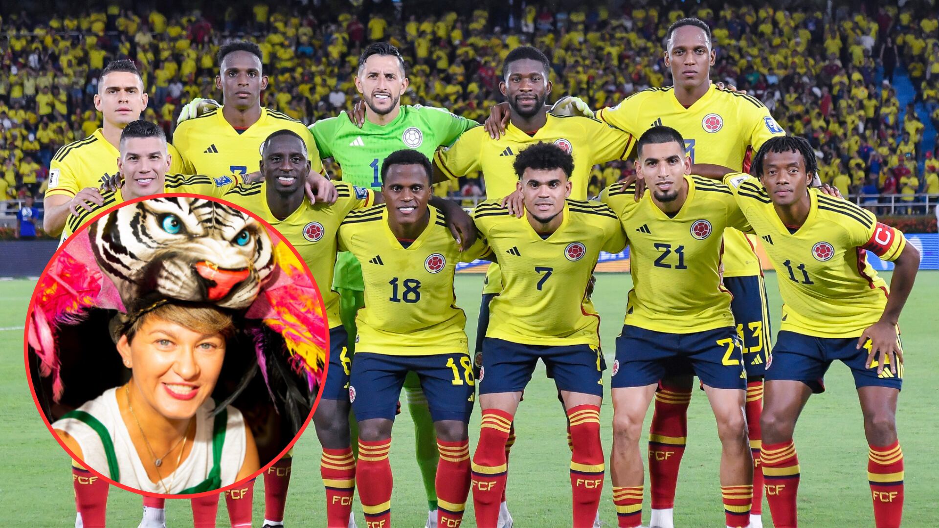 Verónica Alcocer viendo a la Selección Colombia