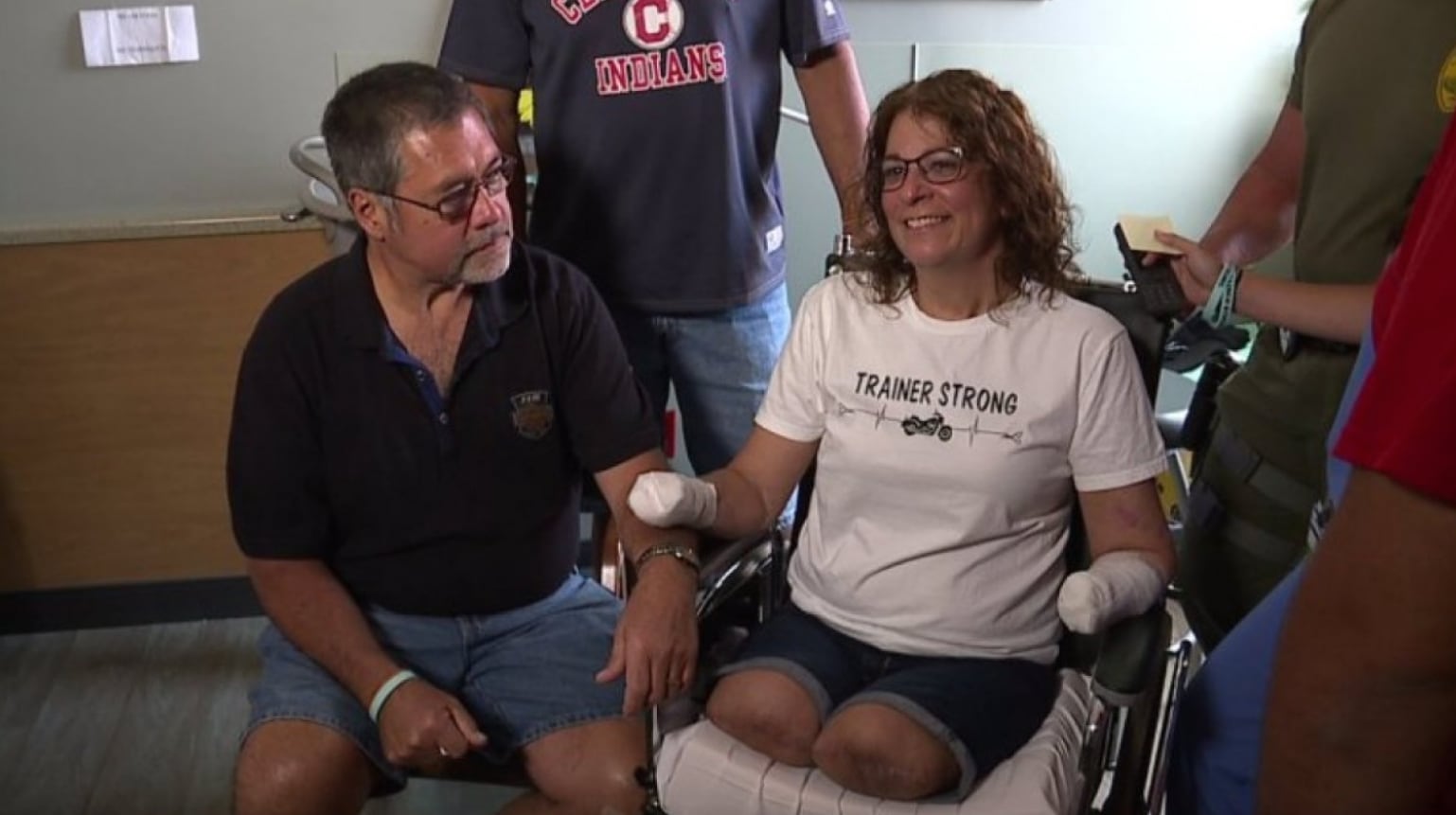 Mujer pierde brazos y piernas tras ser lamida por su perro en Estados Unidos