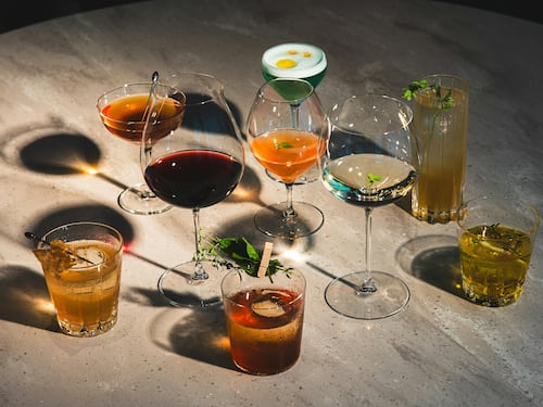 Cócteles con vino: 3 recetas fáciles y elegantes para celebrar a mamá