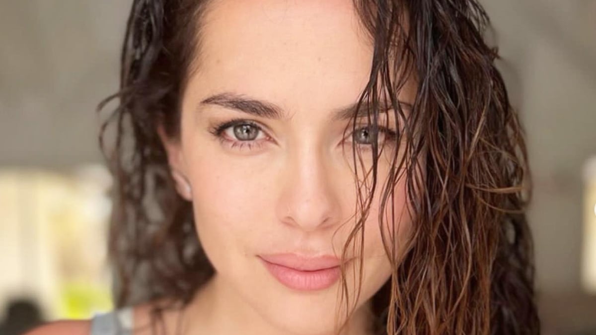 Danna García demuestra cuál es el traje de baño perfecto para mujeres mayores de 45