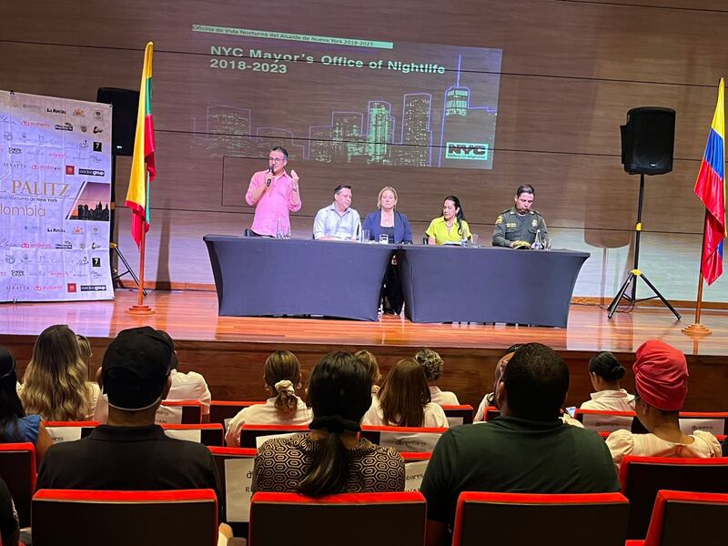 Camilo Ospina Guzmán, presidente de la Junta Directiva de Asobares Colombia y Ariel Palitz, exalcaldesa nocturna de Nueva York.