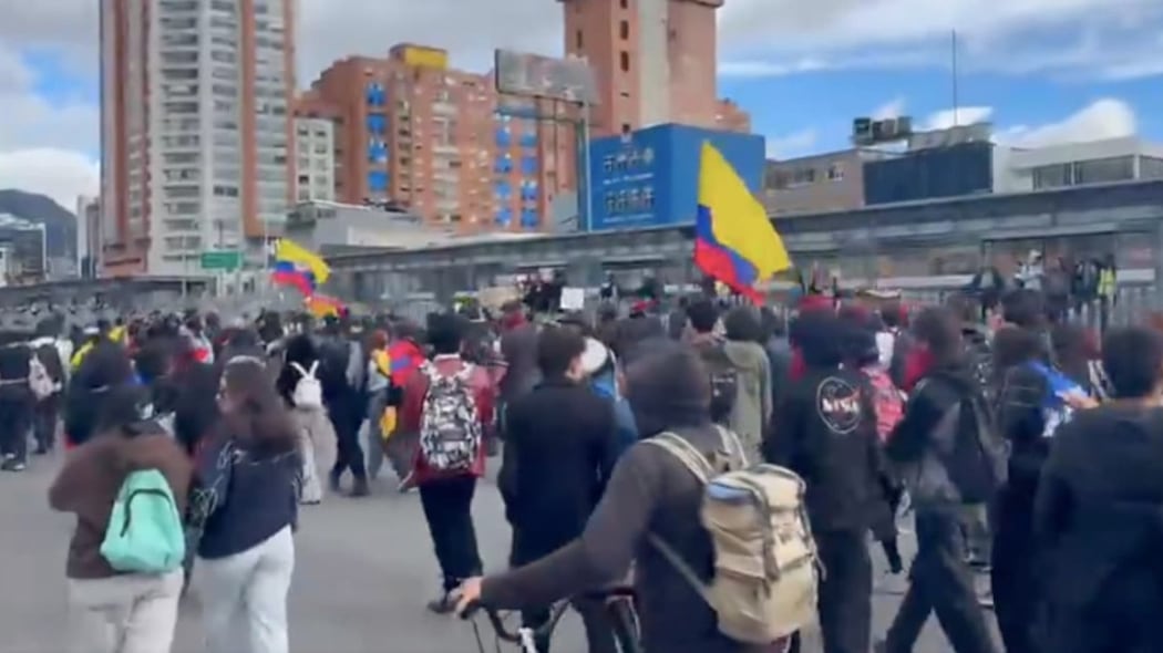 Manifestaciones en Bogotá afectan la movilidad y la operación de TransMilenio.