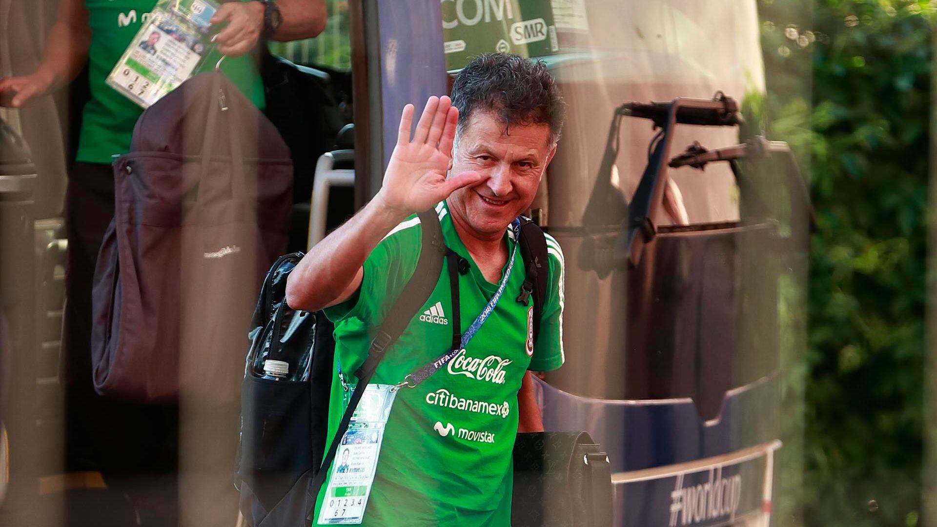 Hinchas mexicanos recuerdan a Juan Carlos Osorio luego de la derrota ante Colombia.