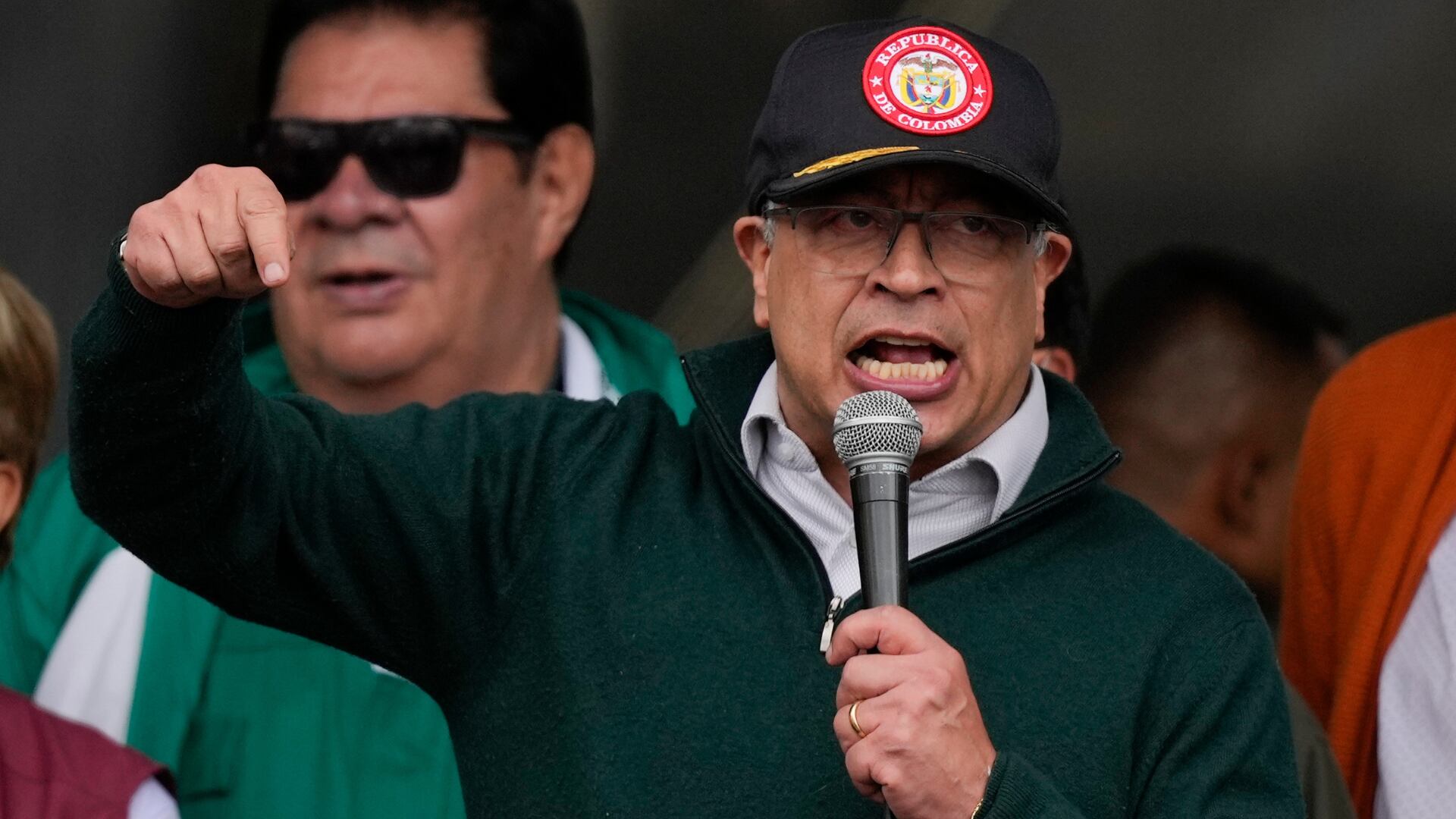 Petro le pide al pueblo “no dudar en alzarse” si Álvaro Leyva lo demanda en Estados Unidos ¿Amenaza a la democracia?