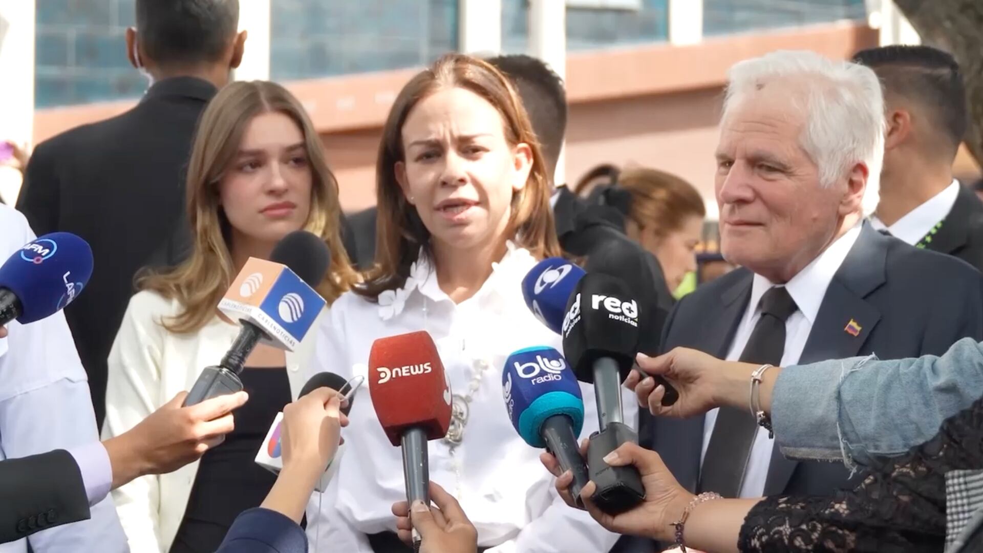 María Claudia Tarazona insta a apoyar a Miguel Uribe Londoño.