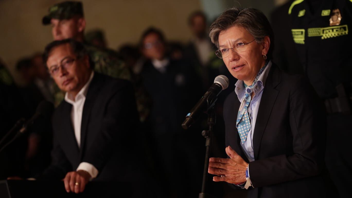 Claudia López y Gustavo Petro al término de Consejo de Seguridad en Bogotá