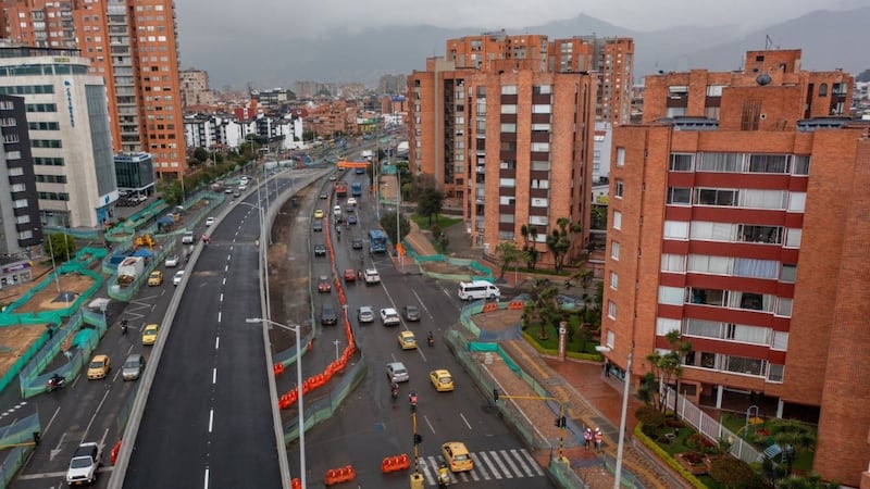 IDU anuncia cambio de sentido en importante puente vehícular sobre la av. 68: será desde la medianoche