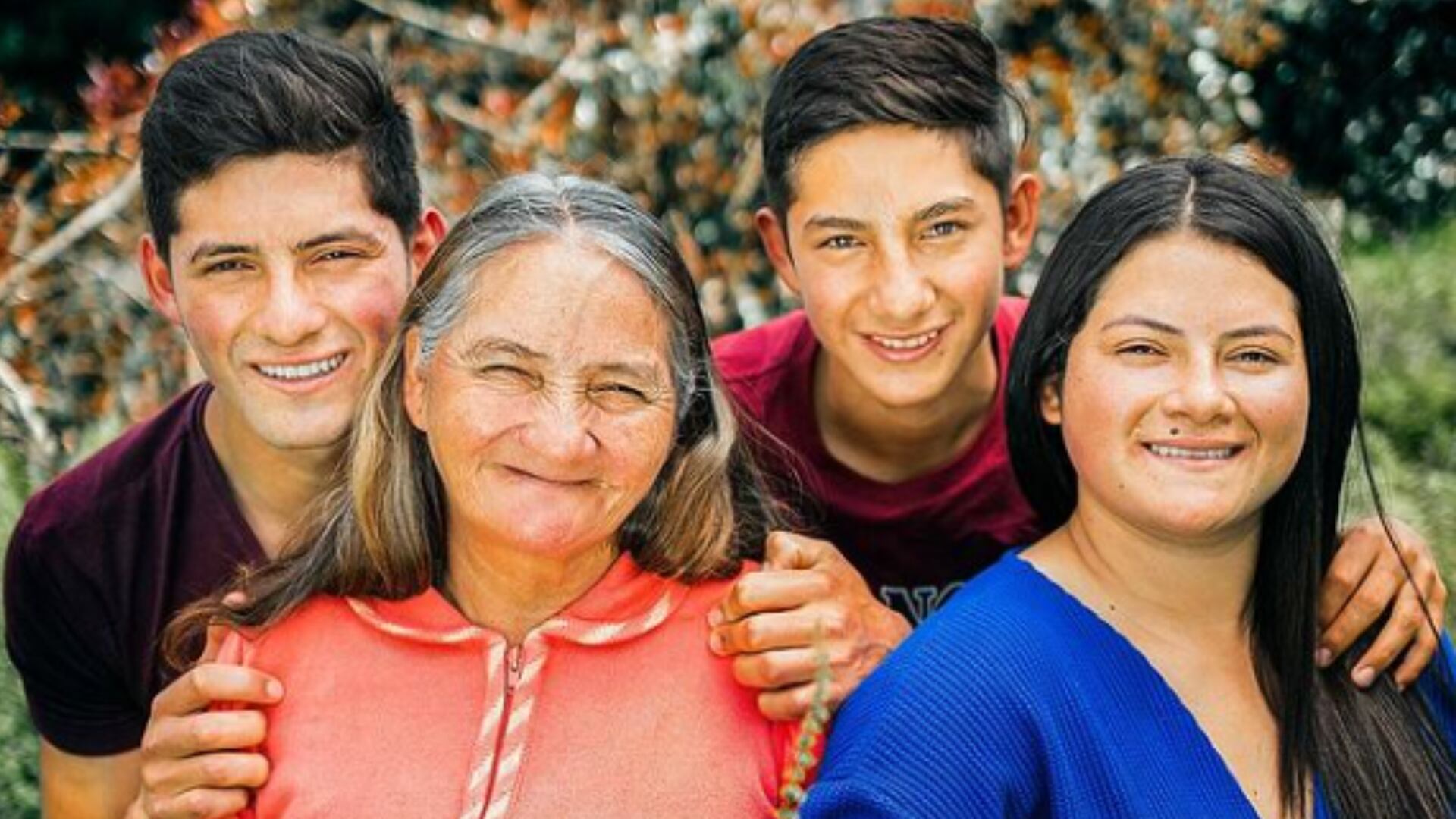 Los Escachaitos llevaron a su madrecita a Madrid, España