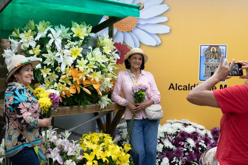Edificio patrimonial Velásquez se engalana de flores