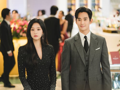 ‘La reina de las lágrimas’ llega cargada de mucho romance