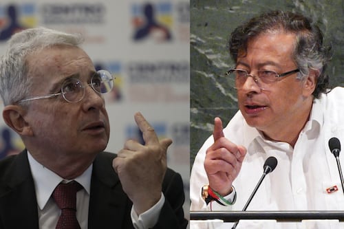 Álvaro Uribe se une a las críticas por aumento del salario mínimo y dice que Petro “endulza el oído de los trabajadores”