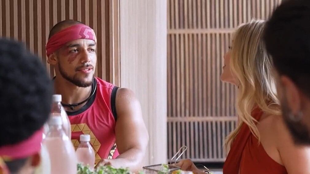 Kratos del 'Desafío XX' no dudó en hacerle una invitación a María Fernanda Aristizábal y hasta le dijo piropos.