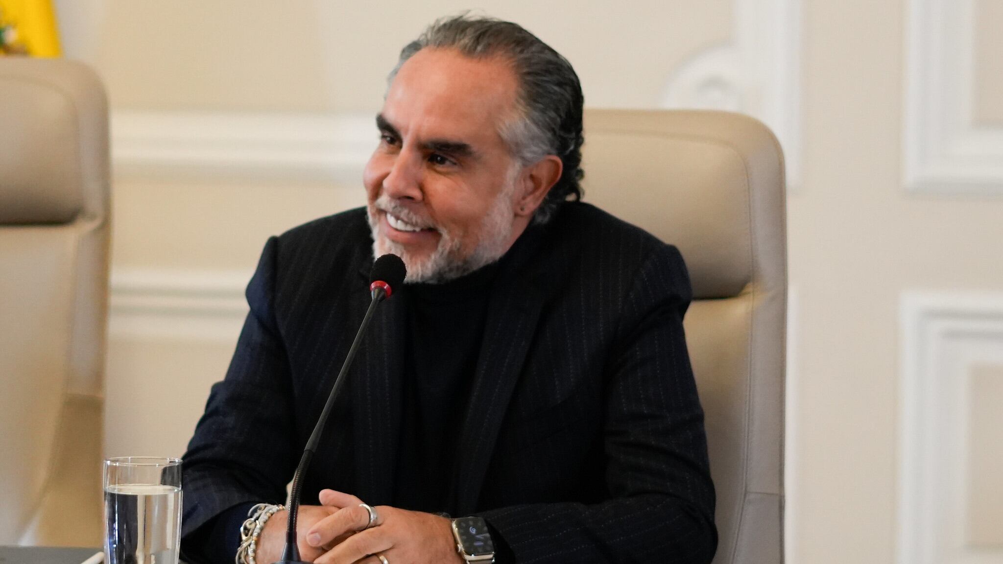 Benedetti explicó el pago a 12.000 gestores de paz