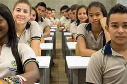 Polémica por pieza publicitaria sobre educación actual en el Cauca con foto de caleños