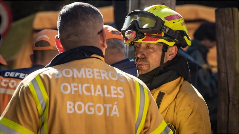 Cuerpo de Bomberos atiende incendio forestal en Cerros Orientales en Bogotá (Foto: Alcaldía de Bogotá)