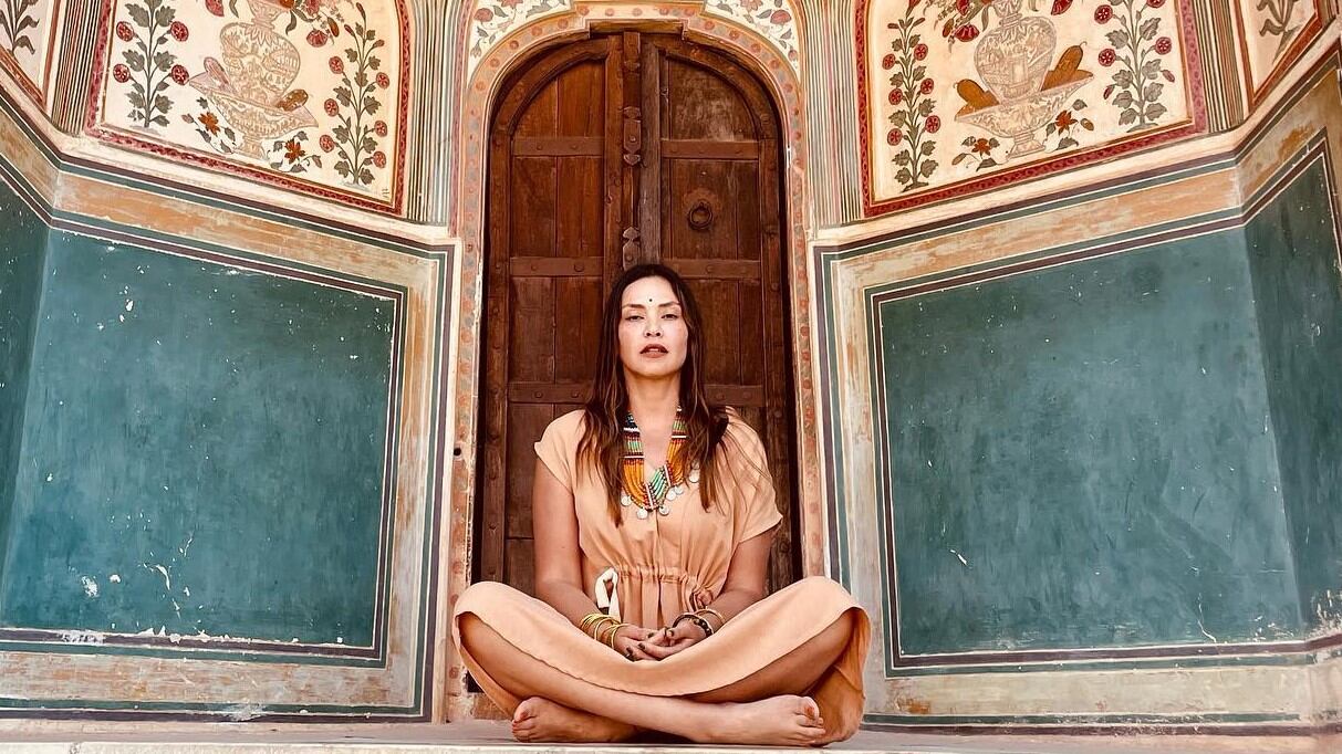 La bella actriz Katherine Porto no se quedó callada ante el revuelo que ha causado Shakira y precisó que es una forma de drenar.