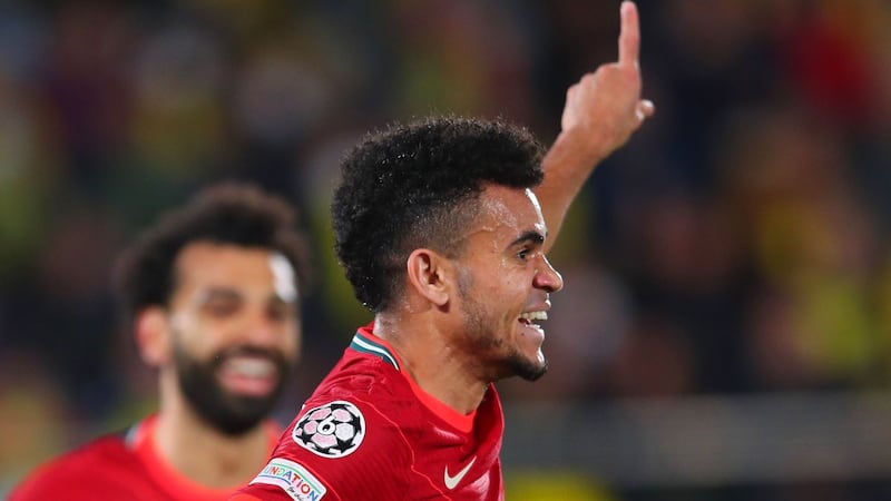 ¿Por eso no le hace pases? Abismal brecha entre salarios de Salah y Luis Diaz