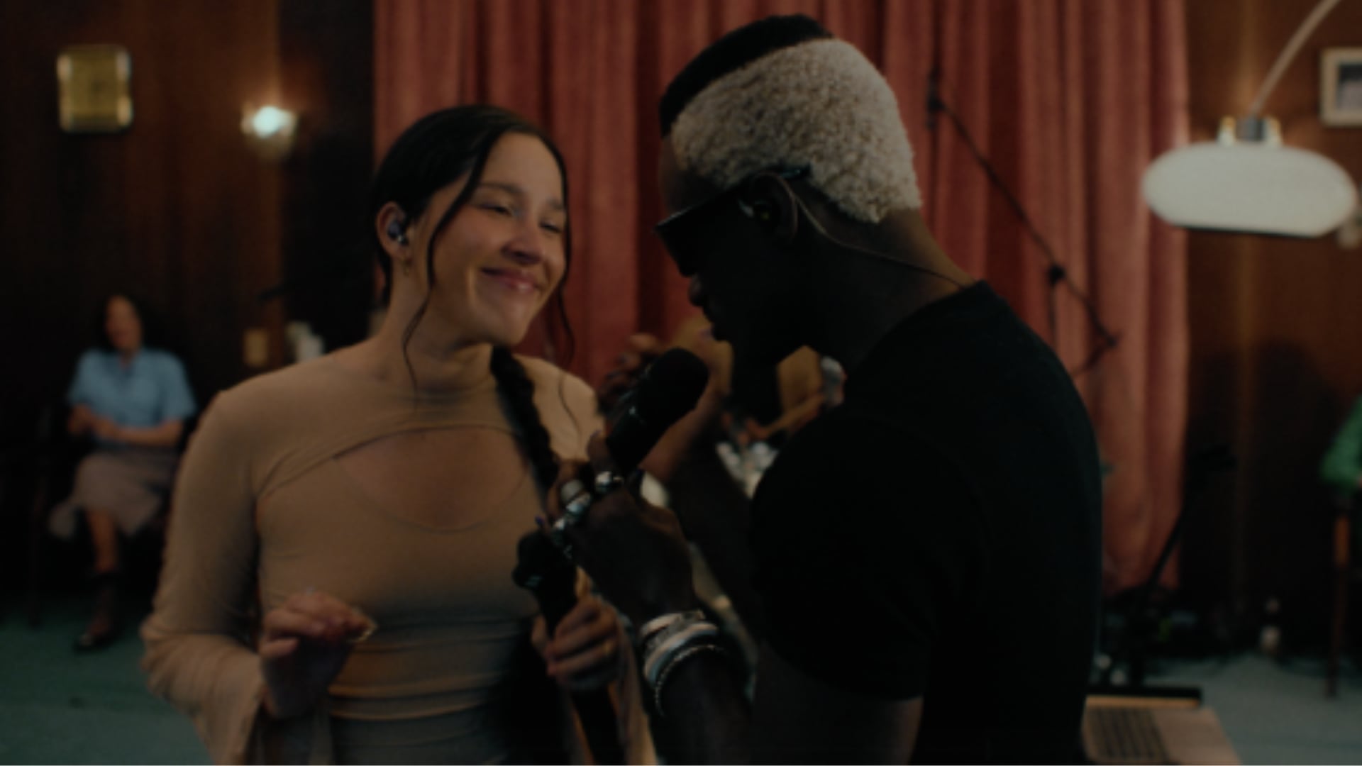 Elsa y Elmar celebra sus raíces colombianas a través del pop en Spotify Sessions