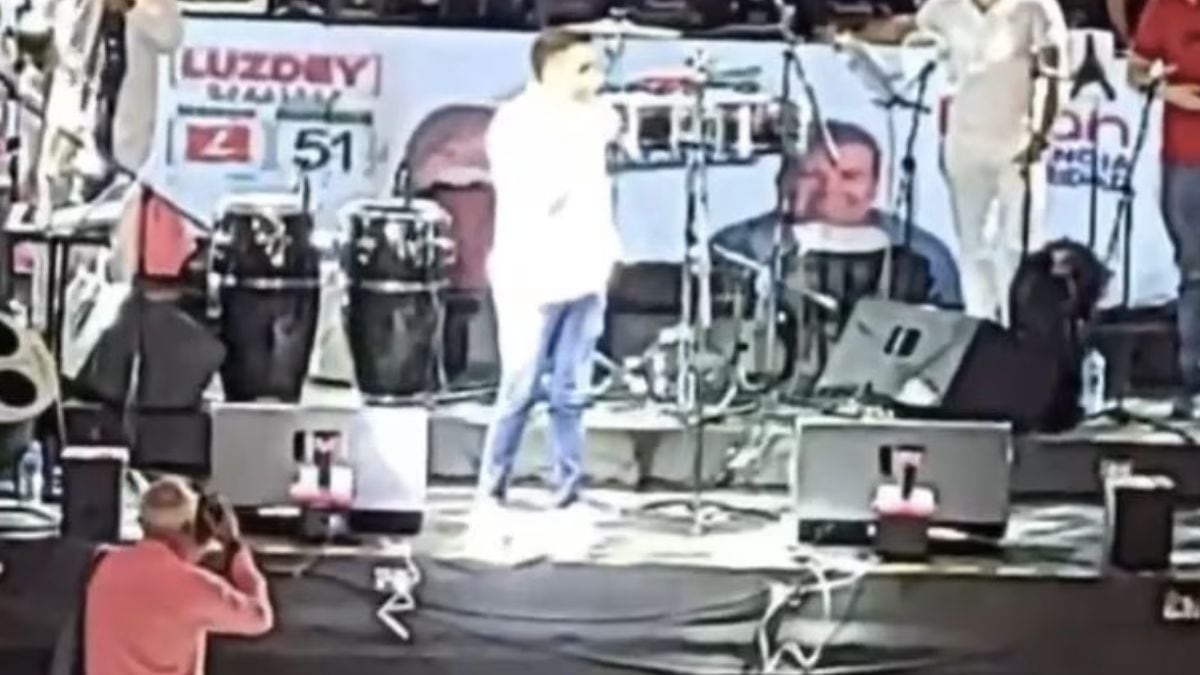 Evento en el que se presume Juan Carlos Abadía apoya a Dilian Francisca y Roberto Ortiz