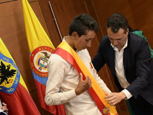 A Egan Bernal por fin le reconocieron su compomiso con el ciclismo y fue condecorado por el Concejo de Bogotá