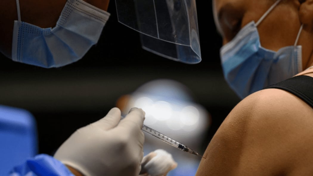 Bogotá concentra vacunación contra sarampión para viajeros en El Dorado y sedes de la Terminal de Transporte