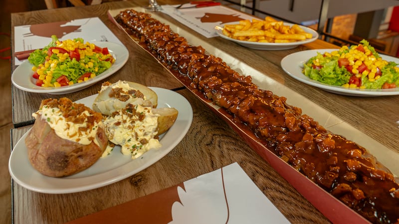 Costilla Fest en Bogotá: llega la famosa costilla de 1 metro