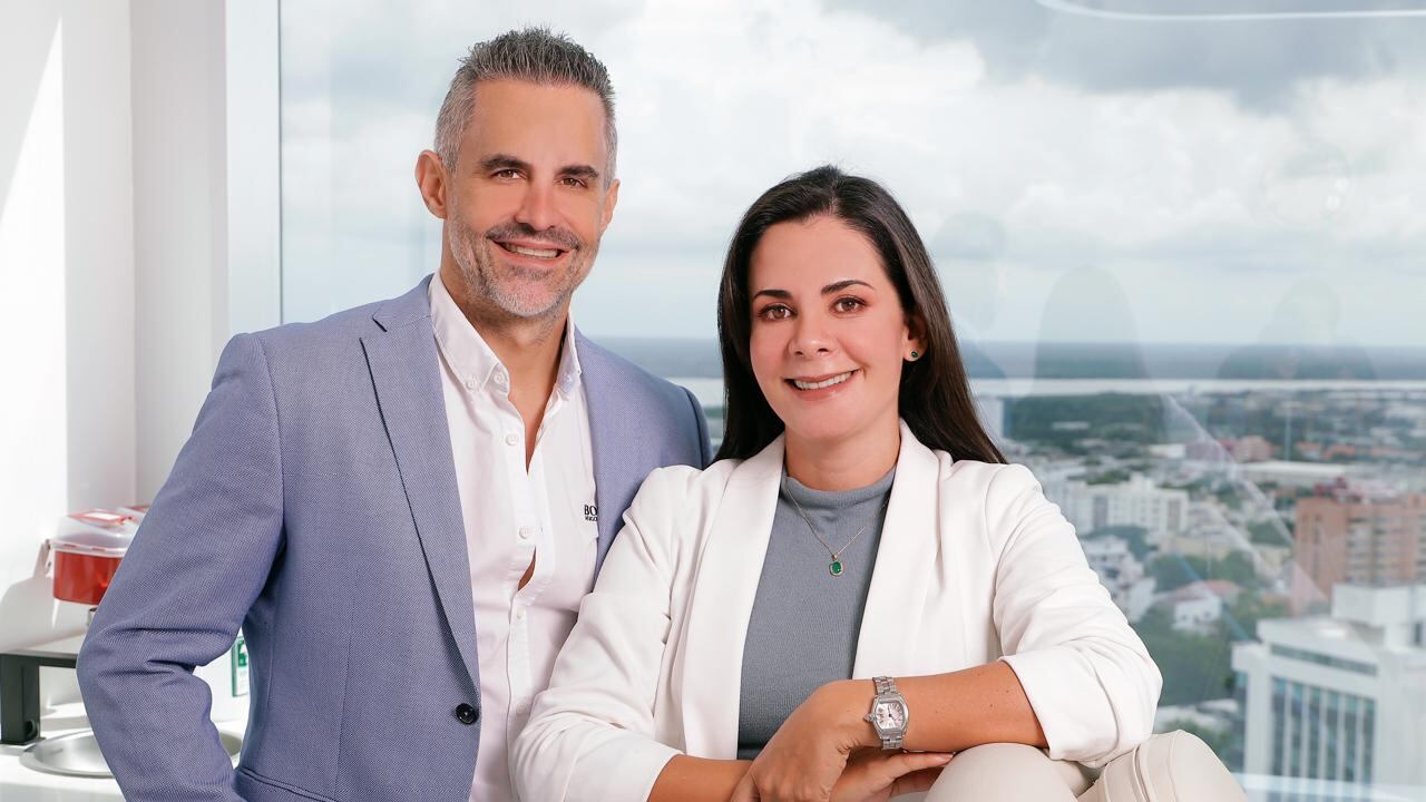 Más de un famoso se ha practicado un trasplante capilar con resultados sorprendentes en Colombia: conozca sus testimonios.