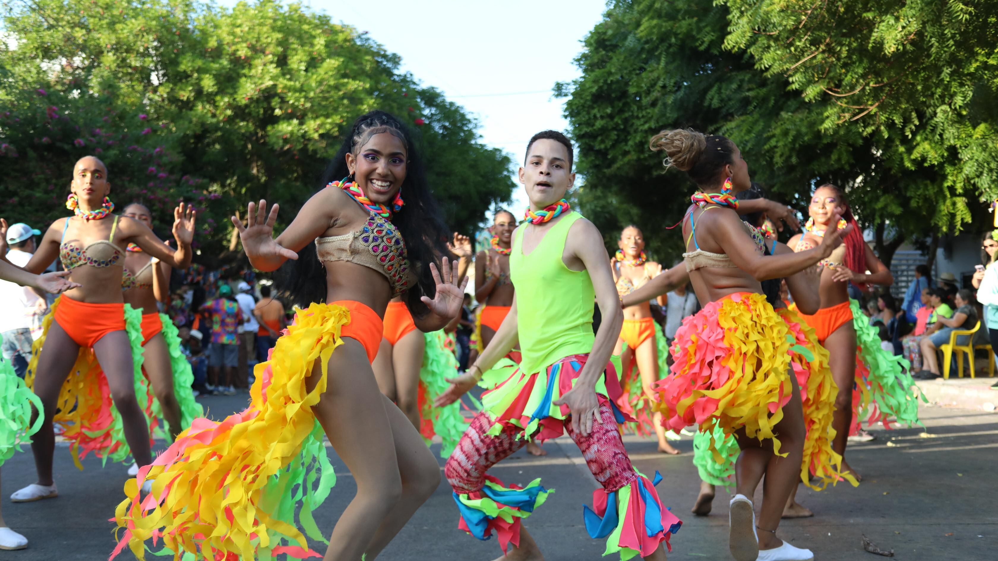 El colorido Carnaval del Suroccidente de Barranquilla tomó las calles, reflejando toda la esencia festiva de la ciudad.