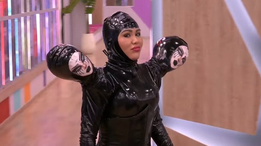 Vestido de dos cabeza de Yina Calderón en 'La casa de los famosos Colombia 2'