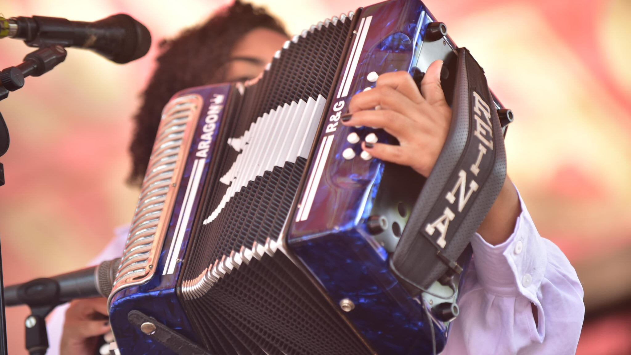 Niño de Neiva no pudo concursar en el Festival Vallenato porque le robaron su acordeón.