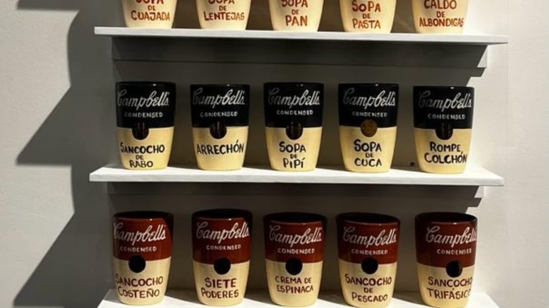 Producto de importación es una apropiación de la pieza de Campbell ´s de Andy Warhol  transformada con sabores propios de nuestra cocina colombiana popular