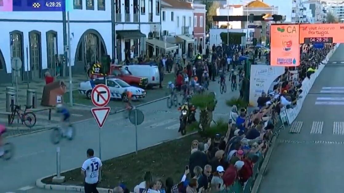 Filippo Ganna obtuvo la victoria más cómica de la historia del ciclismo en Volta ao Algarve