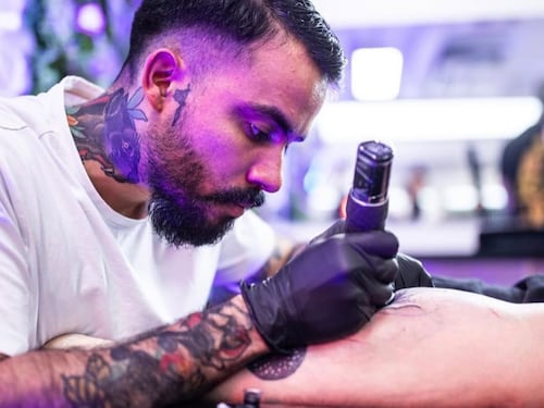 José Baena: el artista cordobés que exporta el talento del tatuaje colombiano a escenarios internacionales