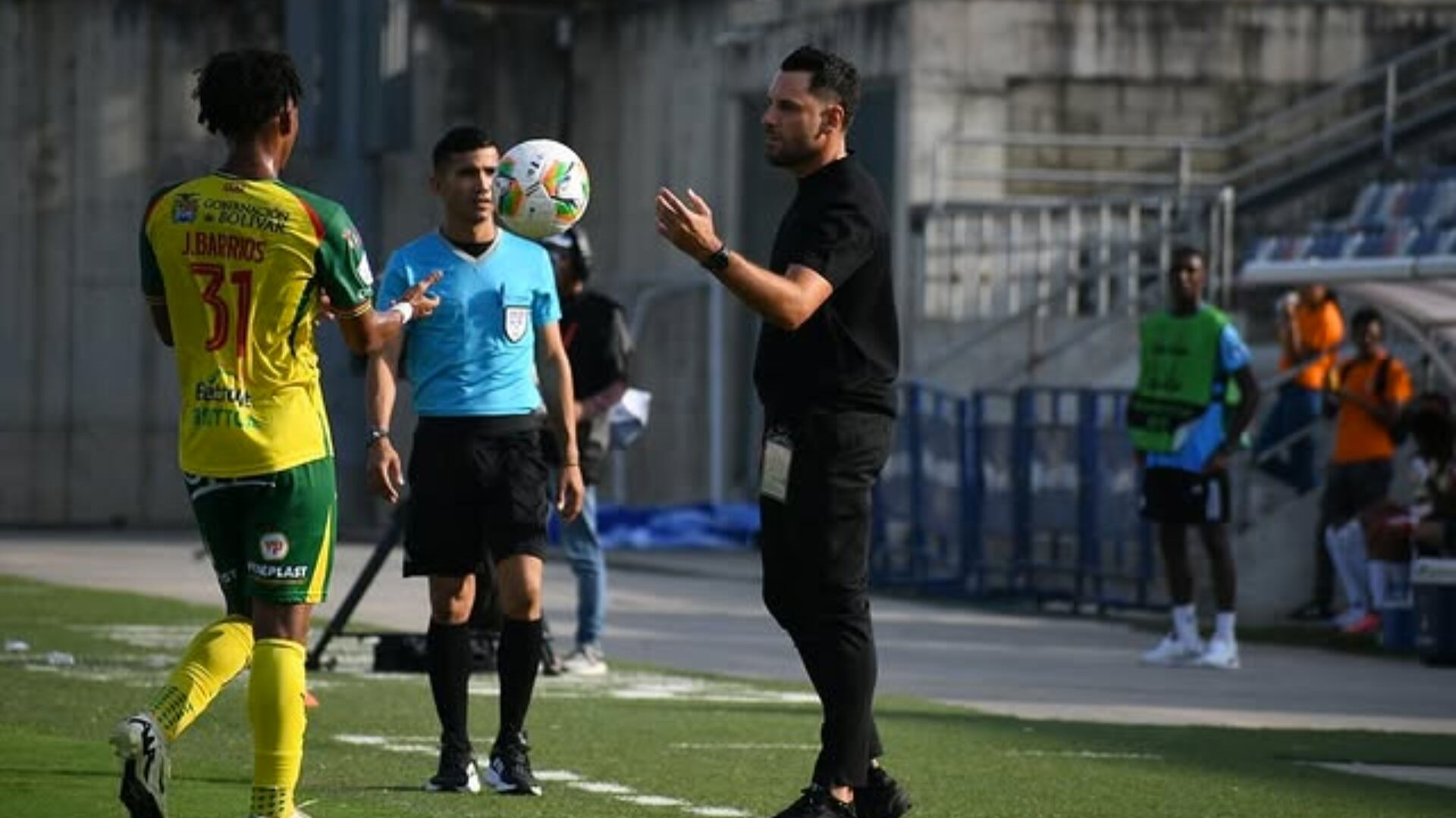 “Sos un bandido”: Sebastián Viera se desquitó contra un árbitro en la aplastante caída del Real Cartagena