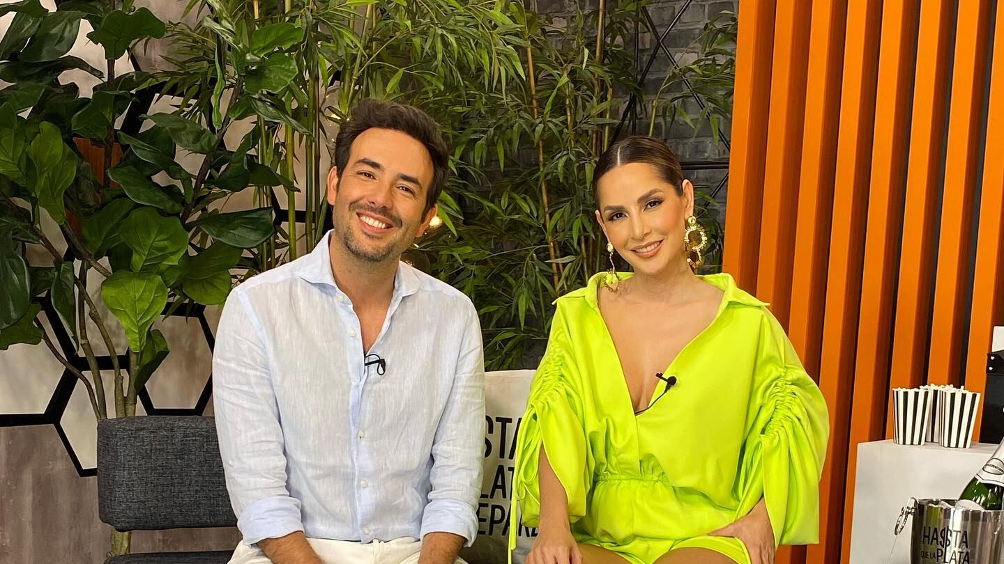 La actriz Carmen Villalobos agradeció al actor por esa complicidad y profesionalismo que los llevó a entenderse muy bien para representar la pareja protagonista