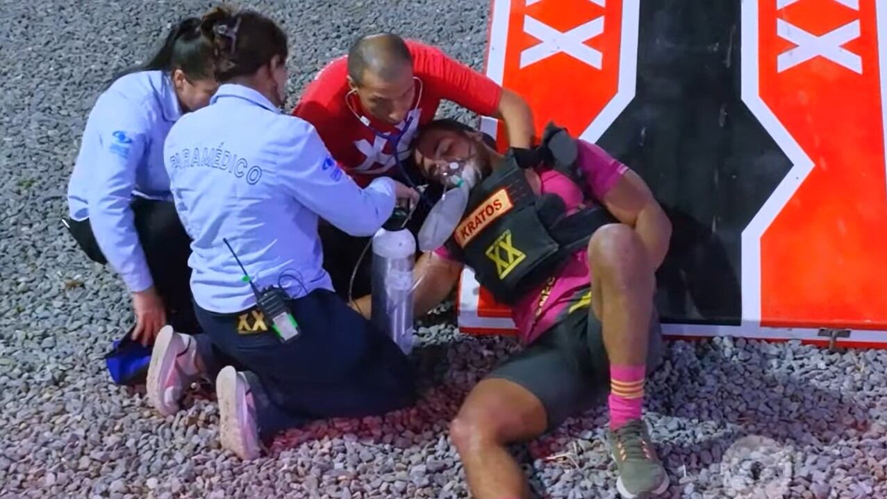 Kratos tuvo que ser atendido por el equipo médico en el box negro y no pudo llegar la fase de dos equipos del Desafío XX
