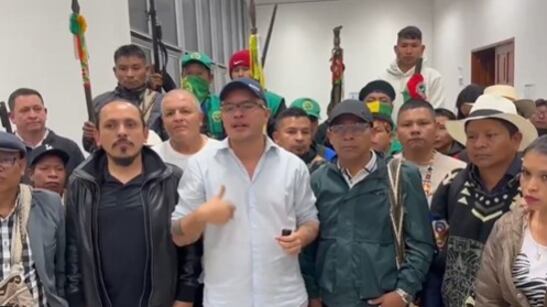 Minga en Bogotá: momento de tensión en medio de negociación de Agencia de Tierras y pueblo Emberá Chamí.