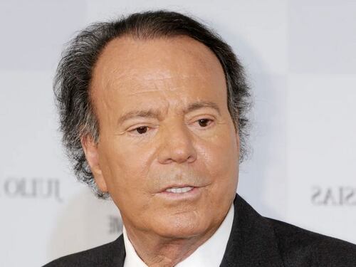 Aparecen nuevos testimonios de mujeres que trabajaron con Julio Iglesias: Siguen las acusaciones de acoso