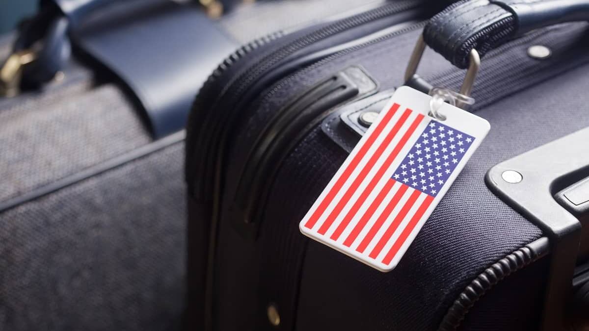 Para obtener la visa de ingreso al país se debe llevar a cabo el trámite en el  Consulado estadounidense.
