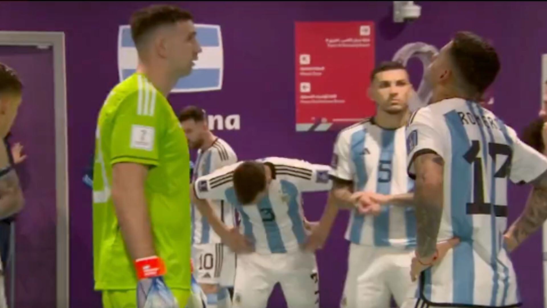 Emiliano Martínez y su arenga en el entretiempo ante Croacia.