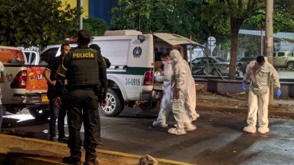 Ataque a dos hombres en camioneta en Valledupar con armas de largo alcance.