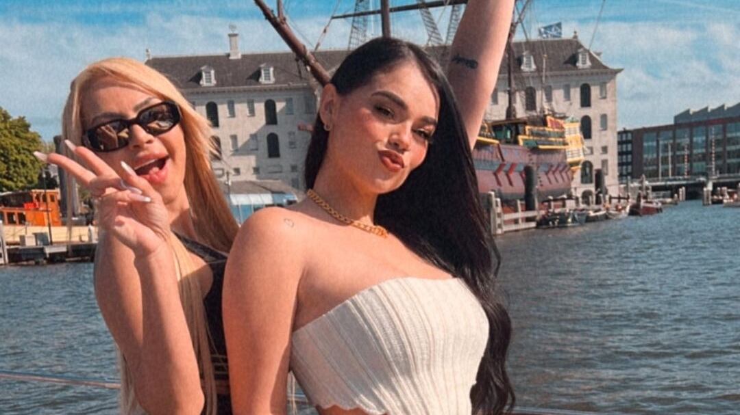 La Segura y su madre Alexa Mena han disfrutado mucho su viaje por París y es que en cada esquina aprovechan para sacarse una fotografía