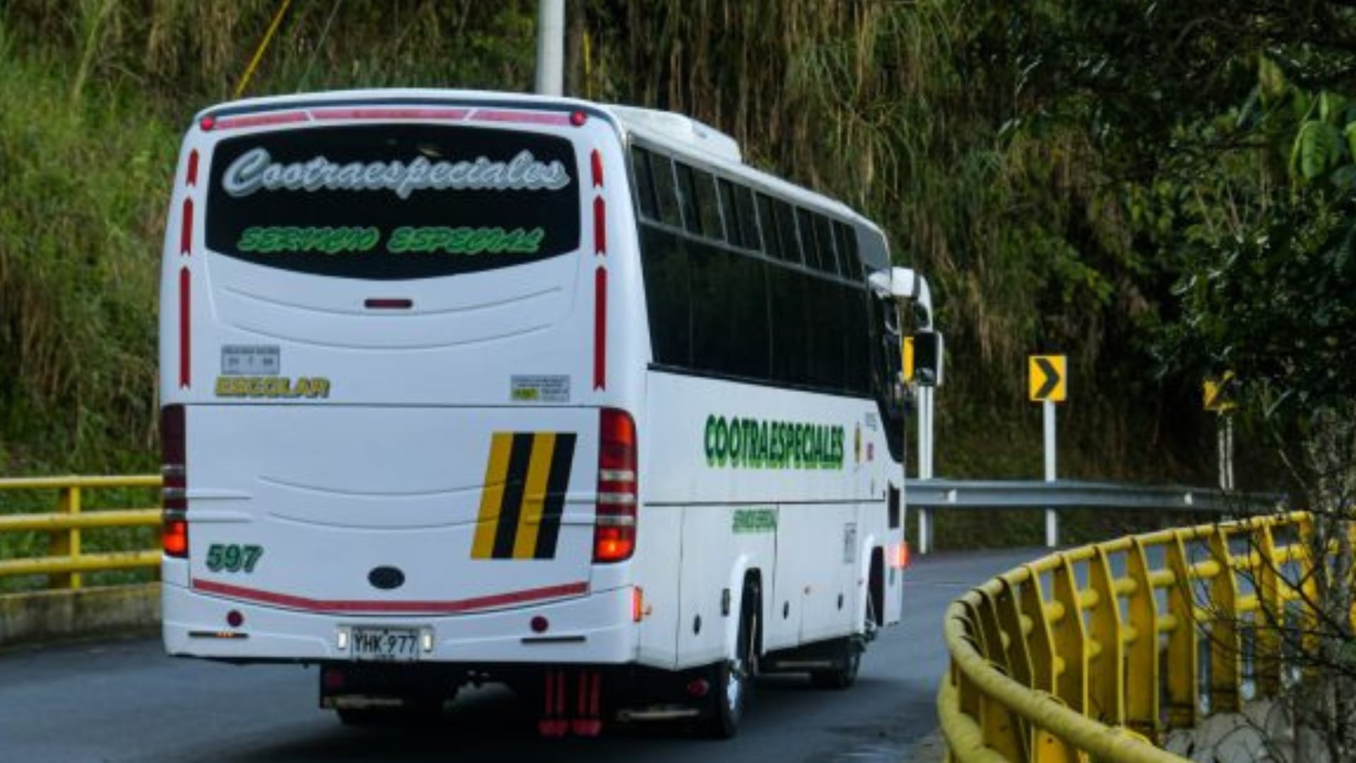Van 10 años sin subasta en la contratación del servicio de transporte escolar de Medellín