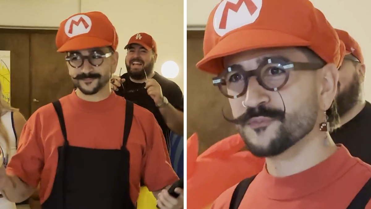 Camilo en una fiesta de disfraces