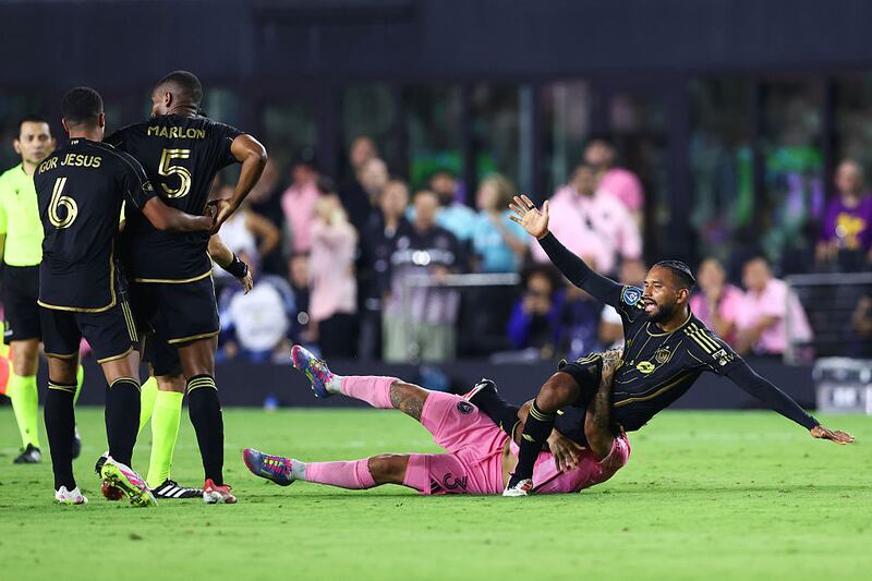 Batalla campal en partido de Inter Miami por falta contra Lionel Messi en la Concachampions