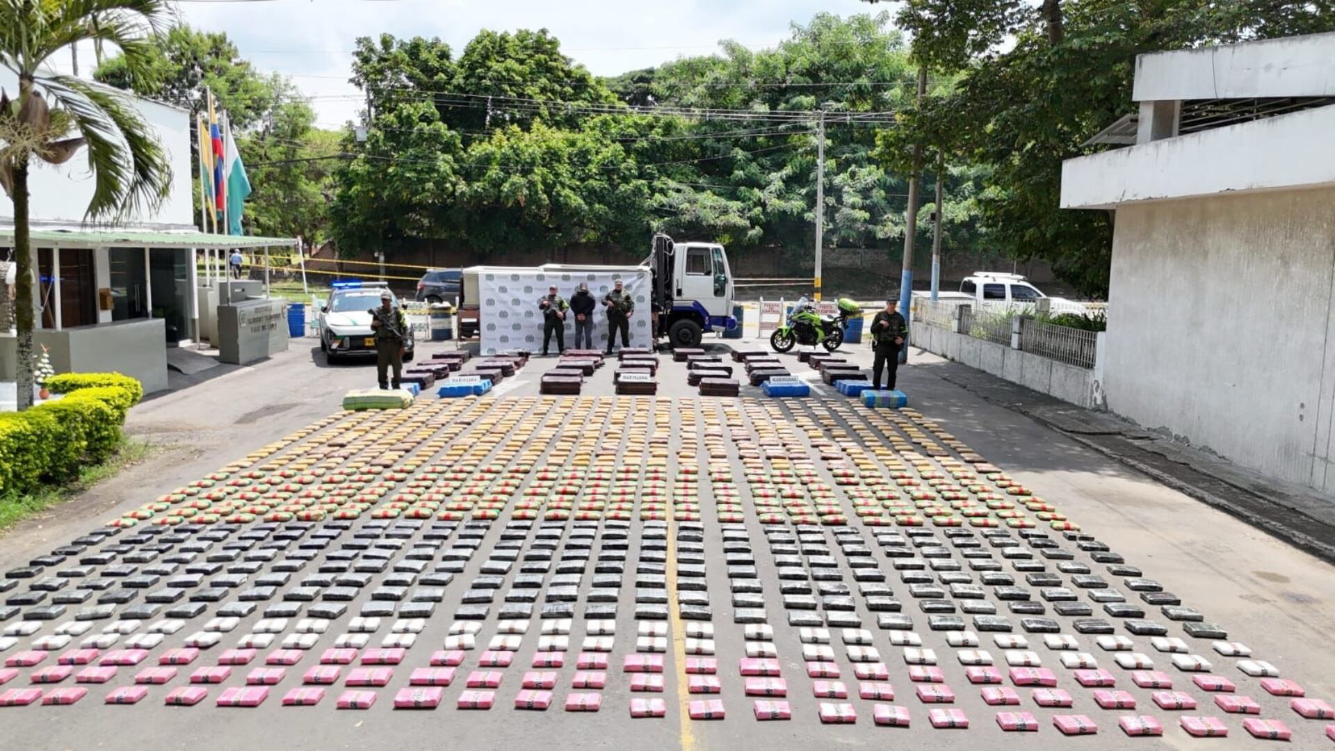 Fuerte golpe al narcotráfico: incautan más de dos toneladas de marihuana entre Villa Rica y Palmira