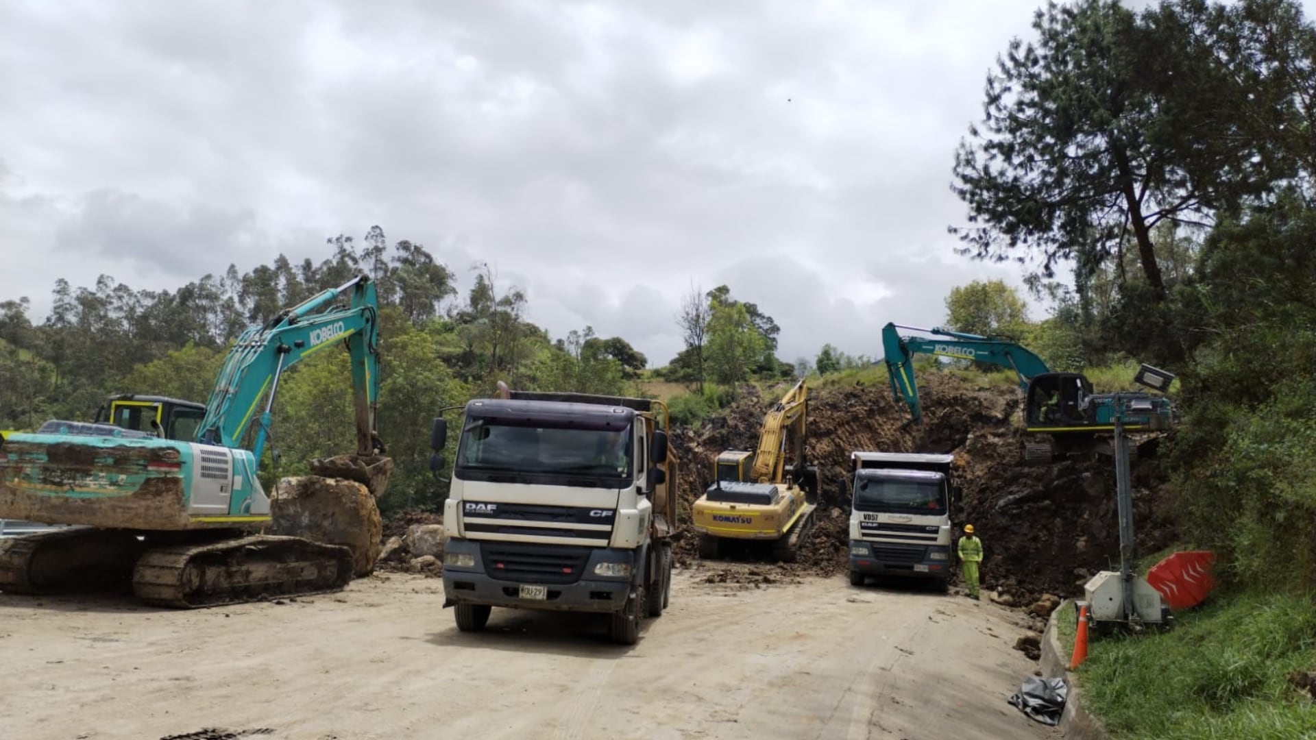 El cierre total en la vía al Llano se mantiene y no es claro cuándo pueda habilitarse