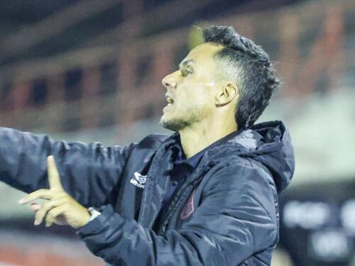 “Tiene detalles de Iniesta”, Lucas González llenó de elogios a uno de sus jugadores en Deportes Tolima