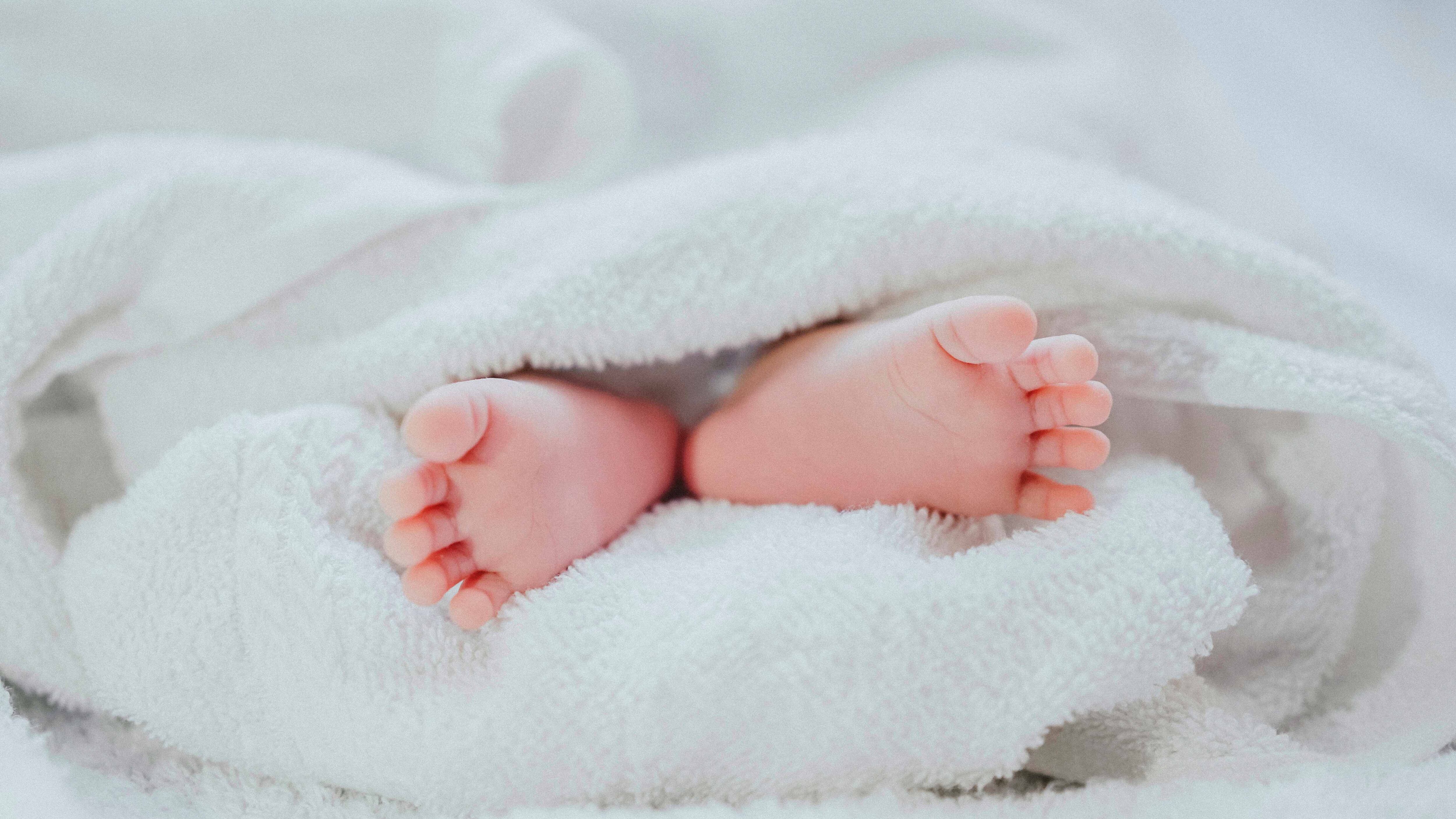 nace-bebé-con-ADN-de-tres-personas-distintas