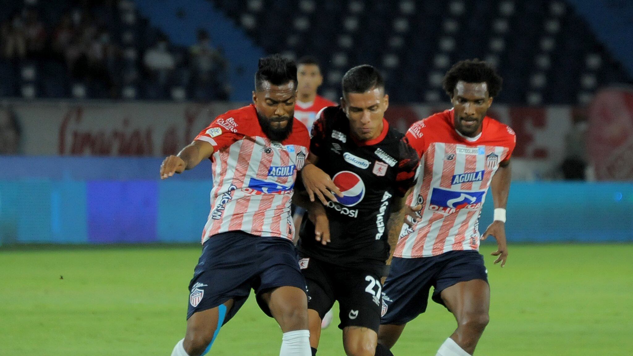 Junior atendió a todos los equipos del FPC en las redes sociales